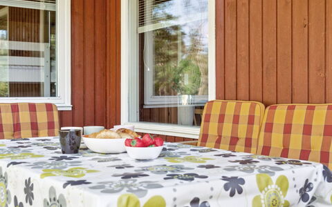 Sigge - 5Km from the Sea: Holz, Zuhause, Veranda, Deck, Hartholz, Dach, Holzbeize, Holzboden, Eco Hotel