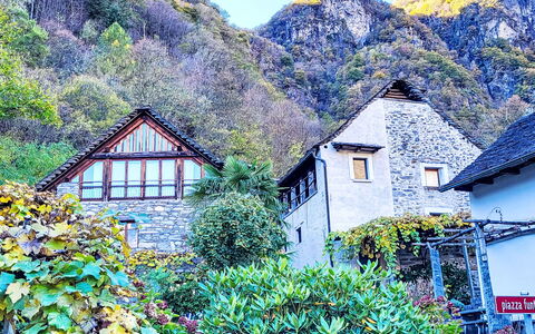 Casa Sambuco: Gebirge, Senke, Alpen, Grat, Gipfel, Hauptquartier