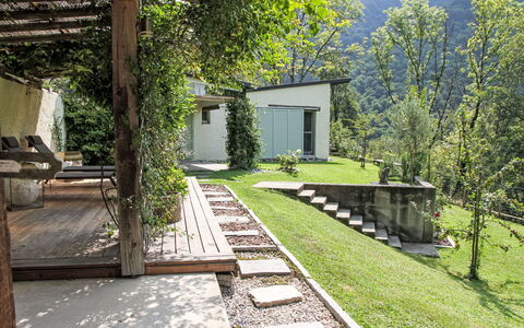 Uggine 66: Garten, Schatten, Rasen, Landscaping, Garten, Park