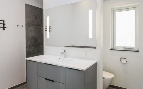 Biergh - 30Km from the Sea: Flooring, Fussboden, Armatur, Interior Design, Badezimmerschrank, Bad Sink, Sinken, Cabinetry, Badezimmer, Zapfhahn