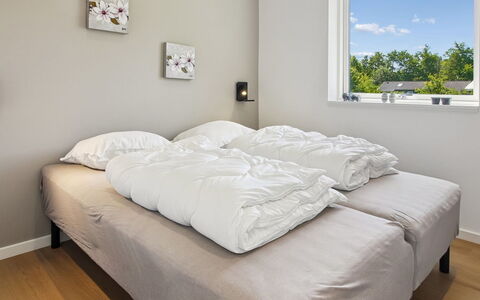 Biergh - 30Km from the Sea: Bett, Schlafzimmer, Bedding, Bettdecke, Holz, Linens, Interior Design, Bettrahmen, Möbel, Fussboden