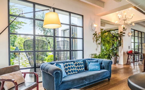 Idea 18: Möbel, Interior Design, Couch, Wohnzimmer, Flooring, Fussboden, Wohnung, Tabelle, Zimmer