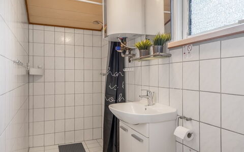 Thorsmod - 1.8Km from the Sea: Möbel, Holz, Interior Design, Flooring, Fussboden, Stuhl, Zimmer, Decke, Wohnzimmer, Wohnung