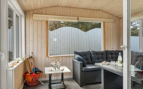 Thorsmod - 1.8Km from the Sea: Möbel, Holz, Interior Design, Flooring, Fussboden, Stuhl, Zimmer, Decke, Wohnzimmer, Wohnung