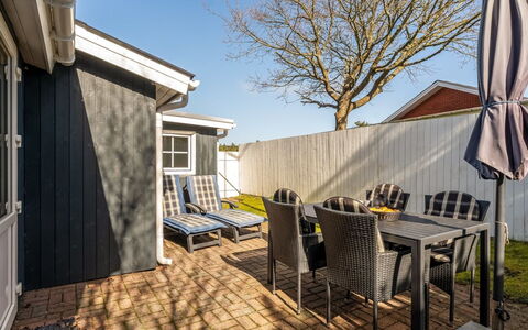 Thorsmod - 1.8Km from the Sea: Möbel, Holz, Interior Design, Flooring, Fussboden, Stuhl, Zimmer, Decke, Wohnzimmer, Wohnung