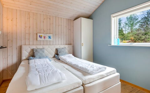 Vilhelm - 7.5Km from the Sea: Schlafzimmer, Holz, Bett, Interior Design, Bettdecke, Bedding, Decke, Fussboden, Flooring, Bettrahmen