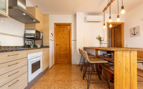 Juana: Möbel, Flooring, Interior Design, Fussboden, Holz, Countertop, Decke, Holzboden, Küche, Zimmer