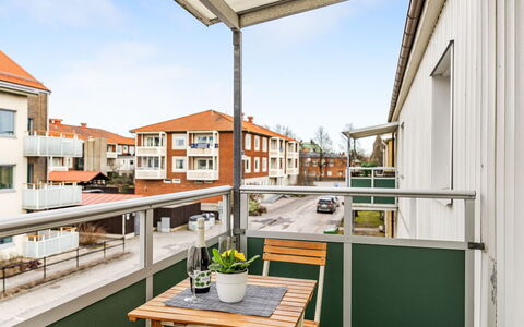 Alegränd: Wohngebiet, Zuhause, Haus, Tür, Wohnung, Vorort, Balkon, Hof, Garten, Auffahrt