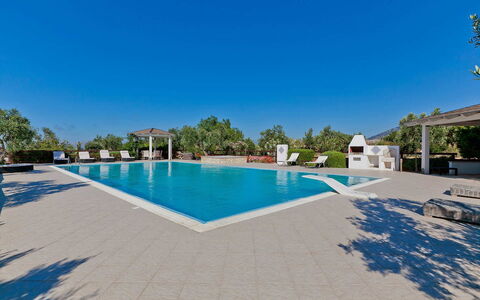 Villa Ophelia: Schwimmbad, Resort, Verbundwerkstoff, Schatten, Gartenmöbel, Freizeit, Eco Hotel, Hotel, Ferienort, Thermae
