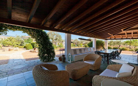Villa Ophelia: Möbel, Stuhl, Tabelle, Schatten, Gartenmöbel, Resort, Tisch Im Freien, Decke, Küche & Esszimmer Tisch, Garten