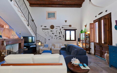 Villa Ophelia: Möbel, Wand, Interior Design, Flooring, Couch, Stuhl, Wohnzimmer, Tabelle, Fussboden, Zuhause