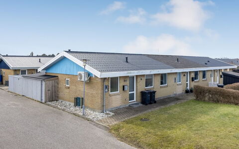 Heida - 1.5Km from the Sea: Die Architektur, Dach, Schatten, Daylighting, Abstellgleis
