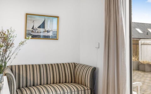 Heida - 1.5Km from the Sea: Interior Design, Möbel, Holz, Flooring, Fussboden, Wohnung, Zimmer, Zuhause, Wohnzimmer, Bilderrahmen