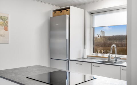 Heida - 1.5Km from the Sea: Küchengerät, Küche, Countertop, Major Appliance, Flooring, Haushaltsgerät, Interior Design, Fussboden, Herd, Cabinetry