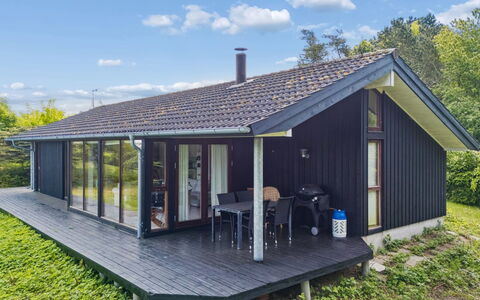 Heike - 650M from the Sea: Holz, Haus, Dach, Zuhause, Hütte, Tür, Abstellgleis, Ländliches Gebiet, Veranda, Gartenbauten
