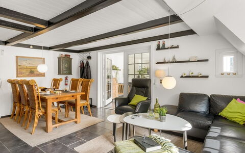 Reika - 500M from the Sea: Möbel, Holz, Interior Design, Flooring, Fussboden, Stuhl, Zimmer, Decke, Wohnzimmer, Wohnung