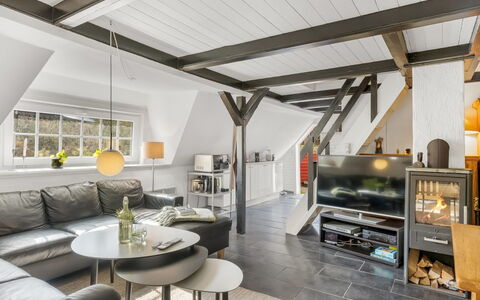 Reika - 500M from the Sea: Möbel, Holz, Interior Design, Flooring, Fussboden, Stuhl, Zimmer, Decke, Wohnzimmer, Wohnung
