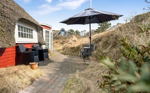 Reika - 500M from the Sea: Möbel, Holz, Interior Design, Flooring, Fussboden, Stuhl, Zimmer, Decke, Wohnzimmer, Wohnung