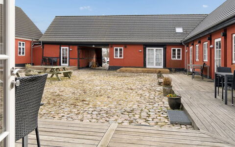 Hinrich - 4.5Km from the Sea: Die Architektur, Dach, Zuhause, Verbundwerkstoff, Daylighting, Abstellgleis, Auffahrt