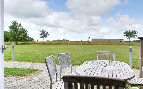 Hinrich - 4.5Km from the Sea: Die Architektur, Dach, Zuhause, Verbundwerkstoff, Daylighting, Abstellgleis, Auffahrt
