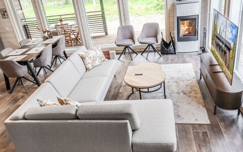 Villa Lumo: Möbel, Zuhause, Wohnzimmer, Flooring, Couch, Wohnung, Holzboden, Stuhl