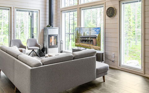 Villa Lumo: Holz, Flooring, Möbel, Interior Design, Zuhause, Fussboden, Holzboden, Wohnzimmer, Hartholz, Holzbeize