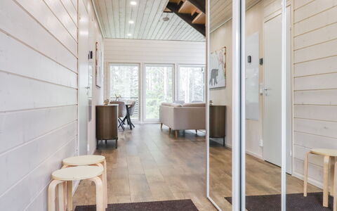 Villa Lumo: Flooring, Holzboden, Holz, Fussboden, Laminatboden, Interior Design, Tür, Zuhause, Hartholz, Planke