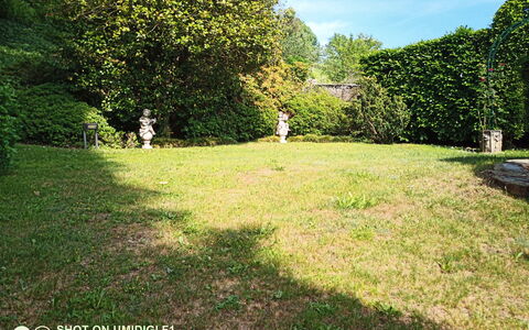 Bellavista Dimora Storica Vista Lago: Gras, Strauch, Garten, Grundstueck, Rasen, Hinterhof, Schatten, Garten, Landscaping