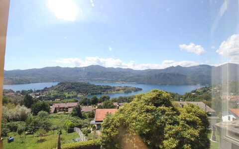 Bellavista Dimora Storica Vista Lago: Bergforms, Berg, Gewässer, Wasservorräte, Hügel, Hochland, Landschaft, Küsten Und Ozeanische Forms, Bank, Bergstation