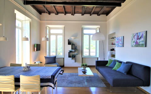 Bellavista Dimora Storica Vista Lago: Möbel, Interior Design, Flooring, Fussboden, Wand, Holz, Decke, Zimmer, Wohnzimmer, Beleuchtung