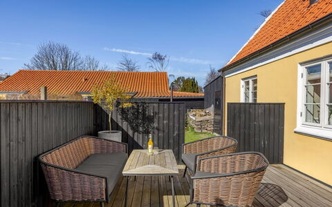 Etje - 650M from the Sea: Möbel, Holz, Interior Design, Flooring, Fussboden, Stuhl, Zimmer, Decke, Wohnzimmer, Wohnung