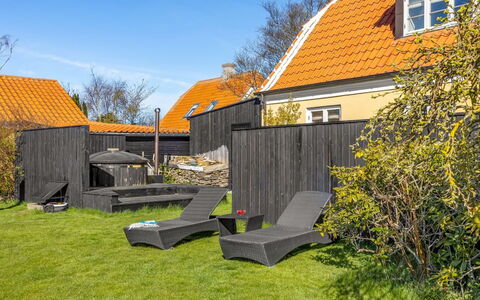 Etje - 650M from the Sea: Möbel, Holz, Interior Design, Flooring, Fussboden, Stuhl, Zimmer, Decke, Wohnzimmer, Wohnung