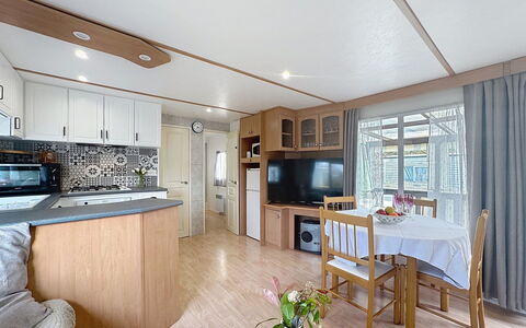 Le Lieu Bill: Interior Design, Decke, Stuhl, Wohnzimmer, Zimmerpflanze