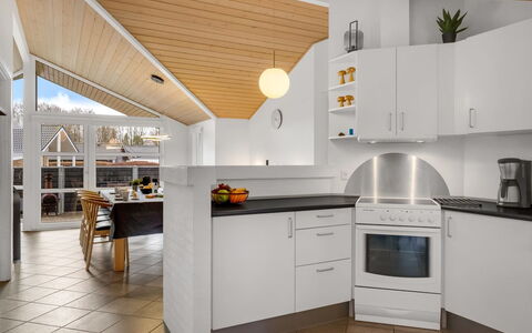 Erikka - 40Km from the Sea: Küche, Interior Design, Flooring, Countertop, Decke, Holz, Light Fixture, Möbel, Fussboden, Küchengerät