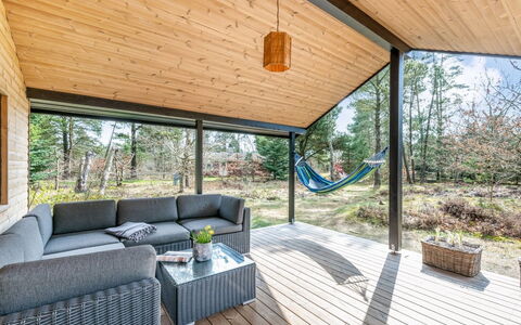 Anu - 2Km to the Fjord: Möbel, Holz, Interior Design, Flooring, Fussboden, Stuhl, Zimmer, Decke, Wohnzimmer, Wohnung