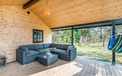 Anu - 2Km to the Fjord: Möbel, Holz, Interior Design, Flooring, Fussboden, Stuhl, Zimmer, Decke, Wohnzimmer, Wohnung