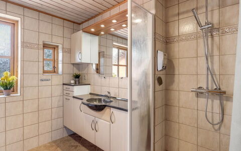 Elza - 700M from the Sea: Armatur, Flooring, Interior Design, Sinken, Zapfhahn, Fussboden, Badezimmer, Bad Sink, Installation, Decke
