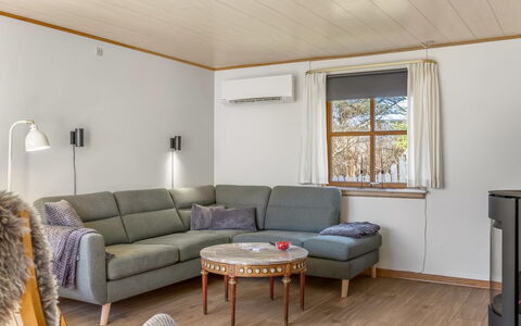Elza - 700M from the Sea: Möbel, Interior Design, Flooring, Fussboden, Holz, Couch, Decke, Wohnzimmer, Holzboden, Zimmer