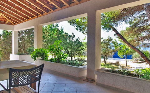 Blue: Fussboden, Decke, Flooring, Möbel, Stuhl, Schatten, Resort, Gartenmöbel, Eco Hotel, Garten