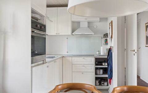 Paale - 395M from the Sea: Möbel, Holz, Interior Design, Flooring, Fussboden, Stuhl, Zimmer, Decke, Wohnzimmer, Wohnung