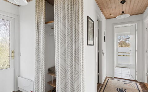 Paale - 395M from the Sea: Möbel, Holz, Interior Design, Flooring, Fussboden, Stuhl, Zimmer, Decke, Wohnzimmer, Wohnung