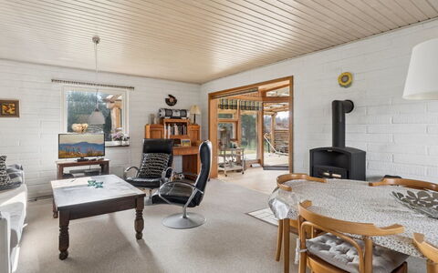 Paale - 395M from the Sea: Möbel, Holz, Interior Design, Flooring, Fussboden, Stuhl, Zimmer, Decke, Wohnzimmer, Wohnung