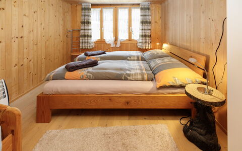 Haus Margrittli: Möbel, Holz, Interior Design, Flooring, Fussboden, Schlafzimmer, Bett, Decke, Zimmer, Beleuchtung