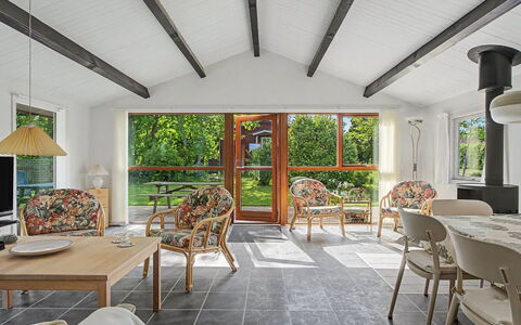 Pascal - 175M from the Sea: Möbel, Interior Design, Flooring, Holz, Decke, Fussboden, Stuhl, Tabelle, Couch, Wohnzimmer