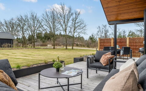 Emin - 2.8Km from the Sea: Möbel, Holz, Interior Design, Flooring, Fussboden, Stuhl, Zimmer, Decke, Wohnzimmer, Wohnung