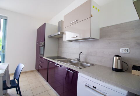 Villa i Gabbiani Otranto: Küche, Countertop, Küchengerät, Major Appliance, Flooring, Interior Design, Cabinetry, Sinken, Möbel, Spüle