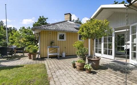 Holmsten - 250M to the Fjord: Möbel, Holz, Interior Design, Flooring, Fussboden, Stuhl, Zimmer, Decke, Wohnzimmer, Wohnung