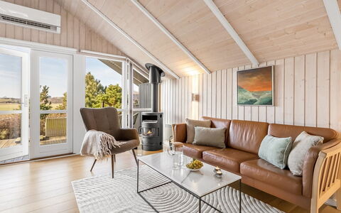Caranus - 120M from the Sea: Schwimmbad, Bauernhaus, Estate, Villa, Resort, Hazienda, Eco Hotel, Hinterhof