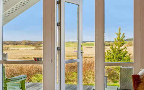 Caranus - 120M from the Sea: Schwimmbad, Bauernhaus, Estate, Villa, Resort, Hazienda, Eco Hotel, Hinterhof