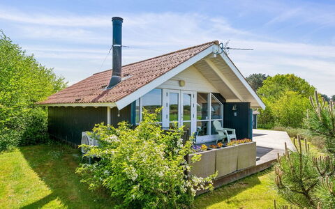 Caranus - 120M from the Sea: Schwimmbad, Bauernhaus, Estate, Villa, Resort, Hazienda, Eco Hotel, Hinterhof